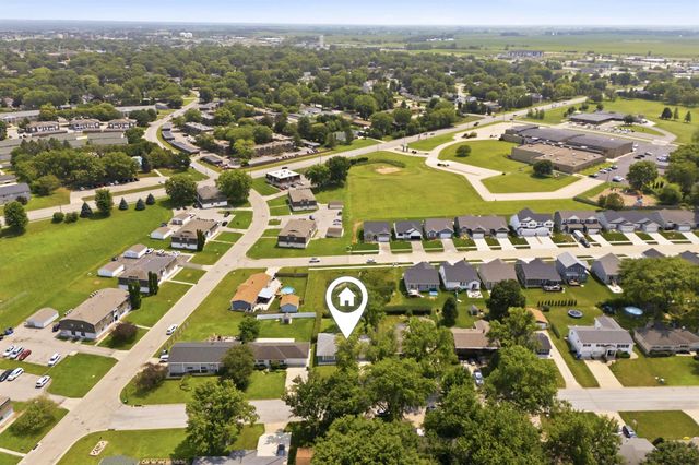 3321 Monticello Avenue, Waterloo, IA 50701