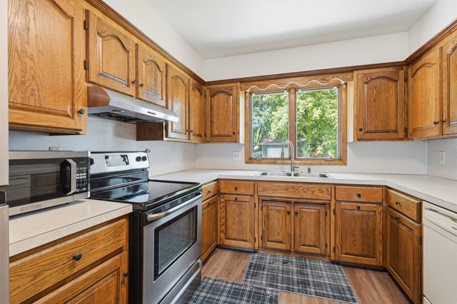 3321 Monticello Avenue, Waterloo, IA 50701