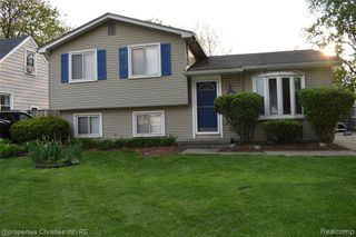 3461 Thomas Avenue, Berkley, MI 48072