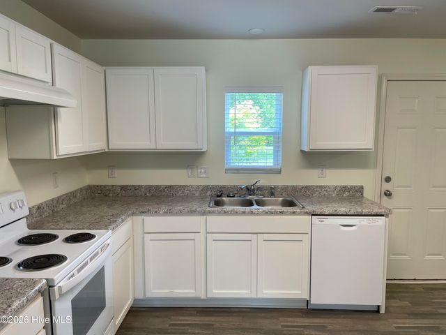 75 Shamrock Drive SW, Sunset Beach, NC 28468