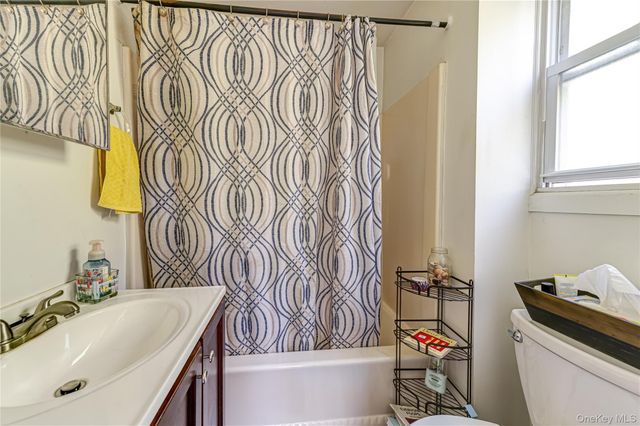 85 E 23rd Street, Huntington Station, NY 11746