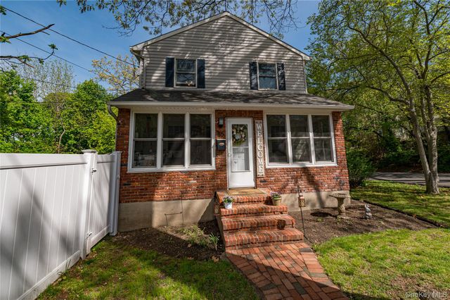 85 E 23rd Street, Huntington Station, NY 11746