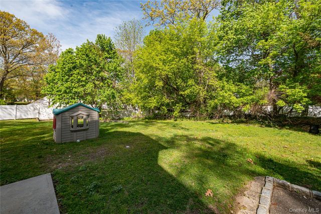 85 E 23rd Street, Huntington Station, NY 11746
