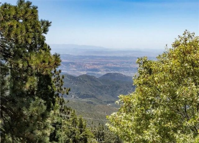 31563 Inspiration Drive, Running Springs, CA 92382