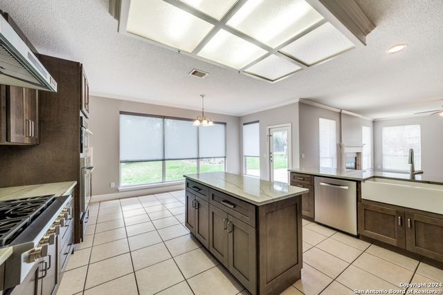 16310 Sacre Couer, San Antonio, TX 78232