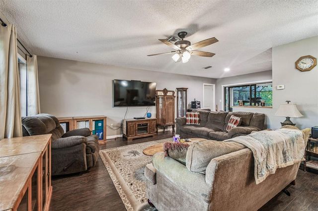 1904 TEAKWOOD DRIVE, Plant City, FL 33563