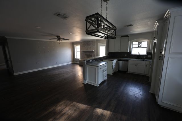 102 HONEYSUCKLE, Beckville, TX 75631