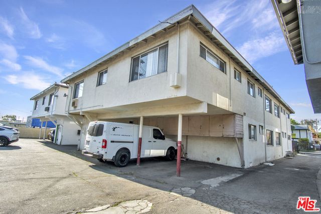 14216 Calvert Street, Van Nuys, CA 91401