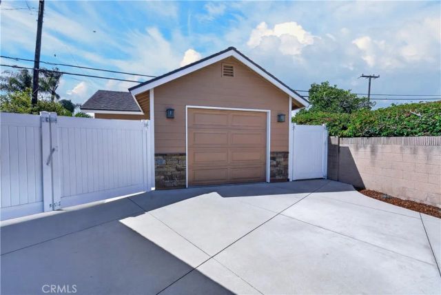 6832 Alexandria, Huntington Beach, CA 92647