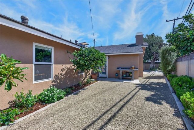 6832 Alexandria, Huntington Beach, CA 92647