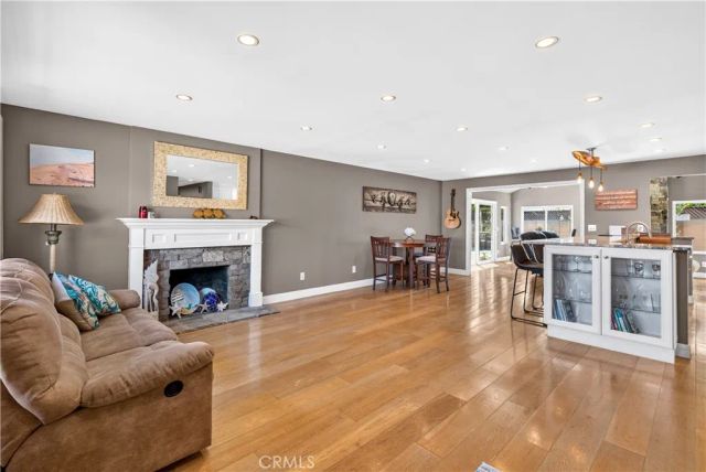 6832 Alexandria, Huntington Beach, CA 92647