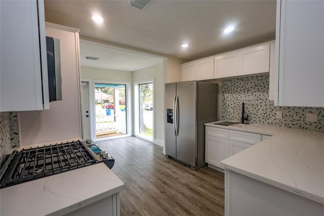 602 Higgins Street, Humble, TX 77338