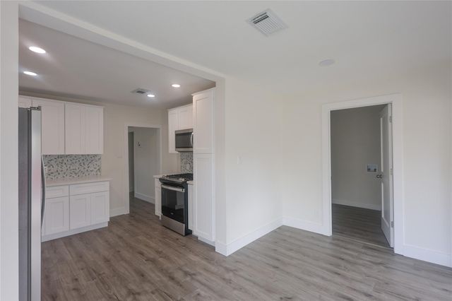 602 Higgins Street, Humble, TX 77338