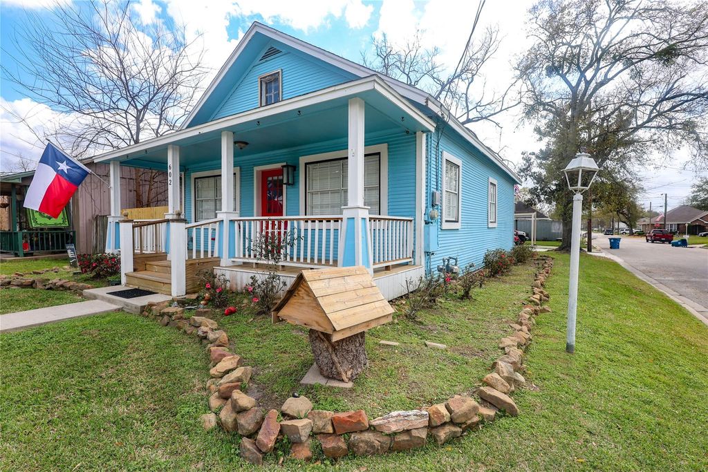 602 Higgins Street, Humble, TX 77338