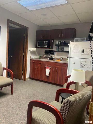 609 35TH Avenue Upper Level, Moline, IL 61265