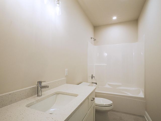 214 Sawgrass Drive, Crown Point, IN 46307