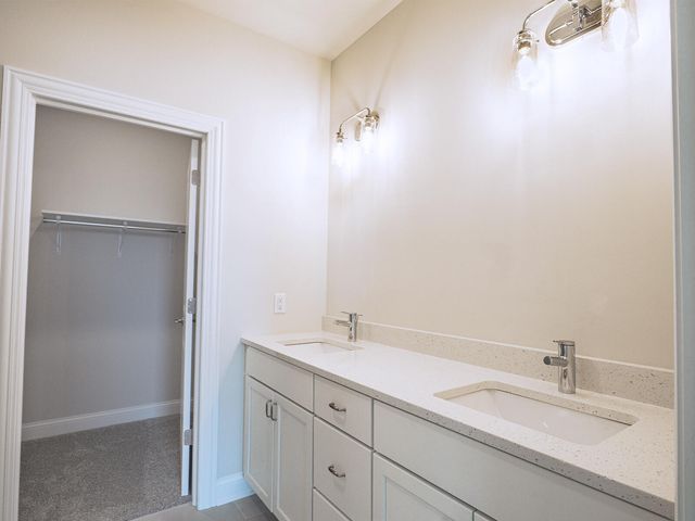 214 Sawgrass Drive, Crown Point, IN 46307