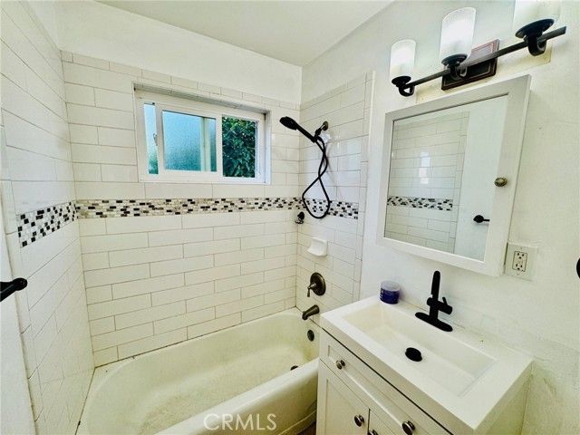 1031 Elizabeth Court, Bakersfield, CA 93308