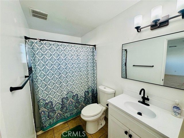 1031 Elizabeth Court, Bakersfield, CA 93308