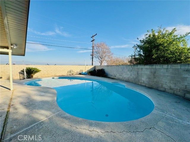1031 Elizabeth Court, Bakersfield, CA 93308