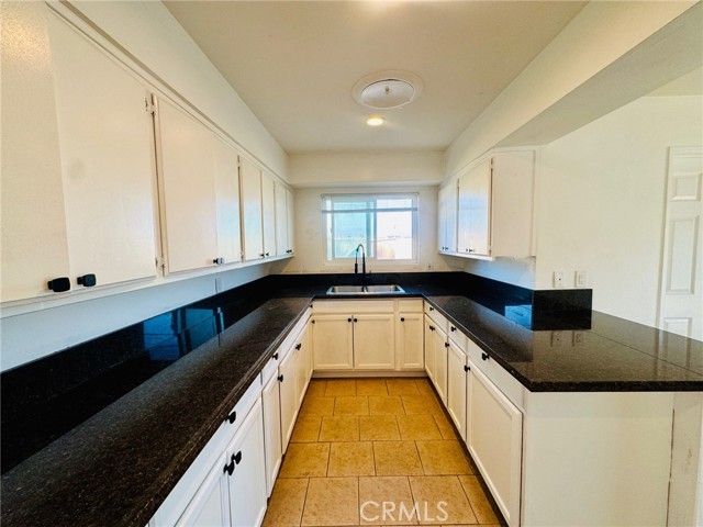 1031 Elizabeth Court, Bakersfield, CA 93308