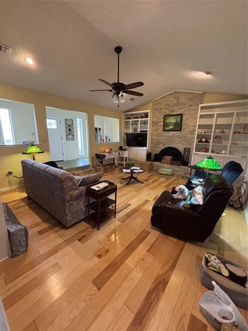 2108 Edgewood Court, Arlington, TX 76013