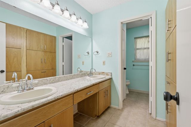 2108 Edgewood Court, Arlington, TX 76013