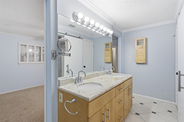 2108 Edgewood Court, Arlington, TX 76013