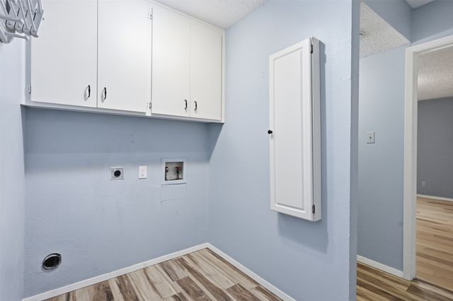 2108 Edgewood Court, Arlington, TX 76013