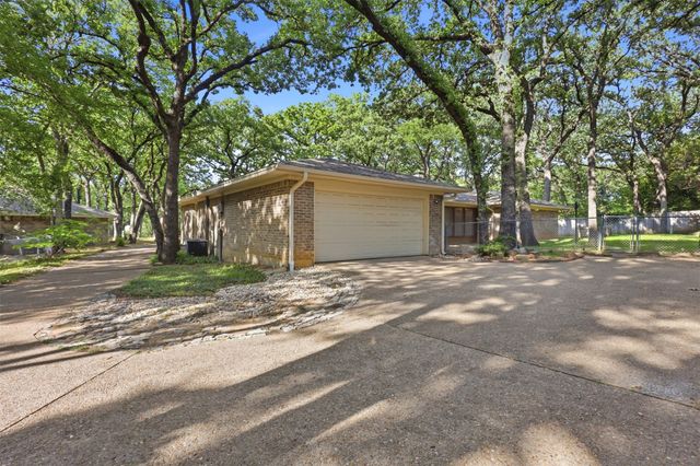 2108 Edgewood Court, Arlington, TX 76013
