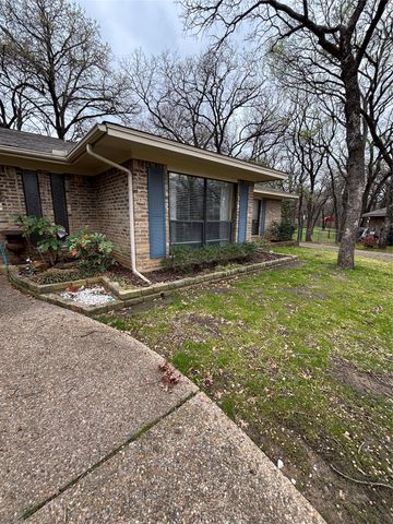2108 Edgewood Court, Arlington, TX 76013