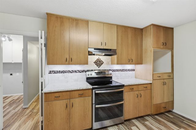 2108 Edgewood Court, Arlington, TX 76013