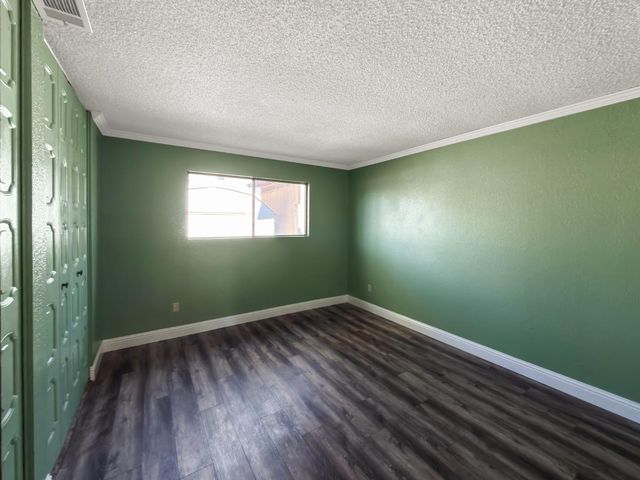 619 E Robinhood Dr, Stockton, CA 95207