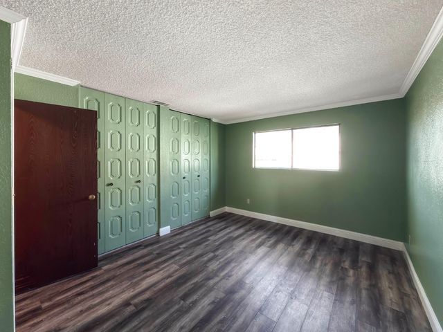 619 E Robinhood Dr, Stockton, CA 95207