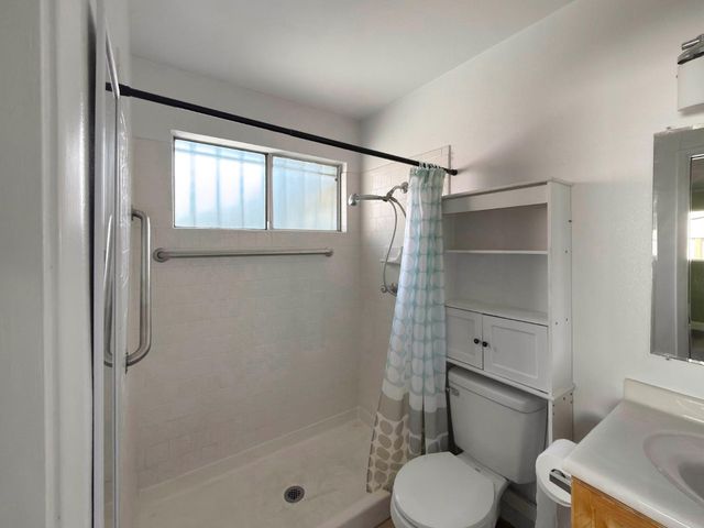 619 E Robinhood Dr, Stockton, CA 95207