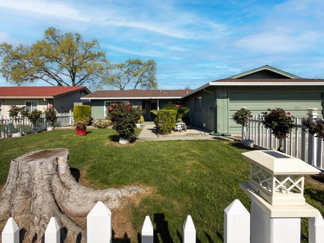 619 E Robinhood Dr, Stockton, CA 95207