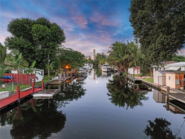 4711 SW 42nd Ter, Dania Beach, FL 33314