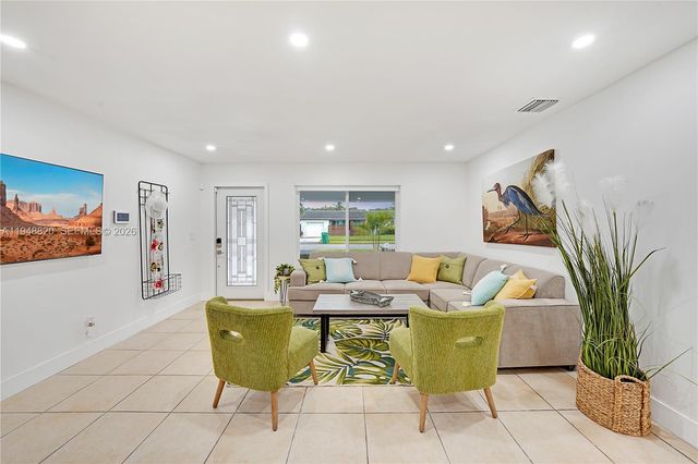 4711 SW 42nd Ter, Dania Beach, FL 33314