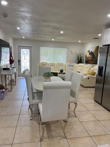 4711 SW 42nd Ter, Dania Beach, FL 33314