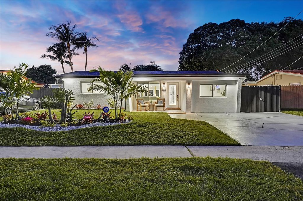 4711 SW 42nd Ter, Dania Beach, FL 33314