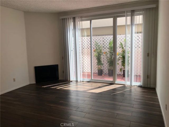 4242 Stansbury 113, Sherman Oaks, CA 91423