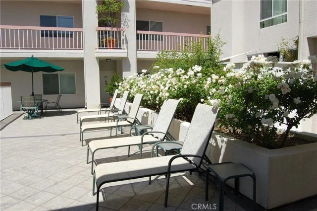 4242 Stansbury 113, Sherman Oaks, CA 91423