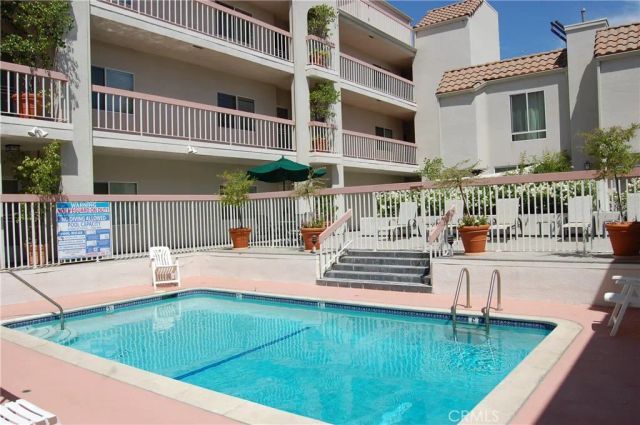 4242 Stansbury 113, Sherman Oaks, CA 91423