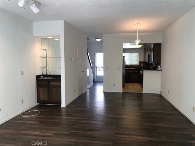 4242 Stansbury 113, Sherman Oaks, CA 91423