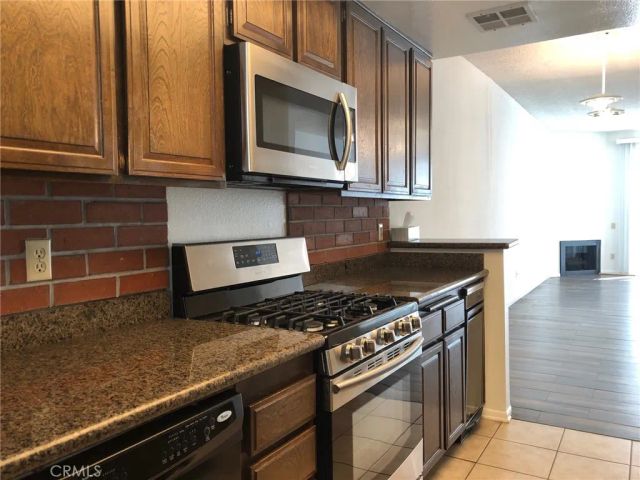 4242 Stansbury 113, Sherman Oaks, CA 91423