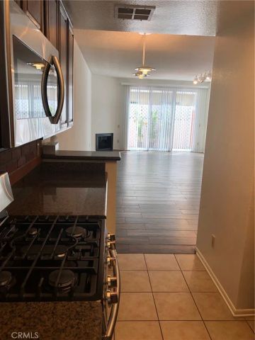 4242 Stansbury 113, Sherman Oaks, CA 91423