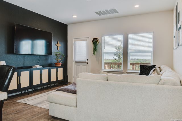 10514 Neversink Blvd, San Antonio, TX 78252