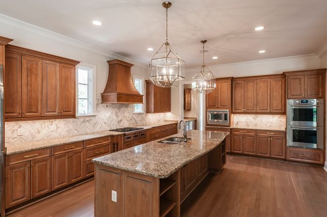 4301 Wallace Ln, Nashville, TN 37215