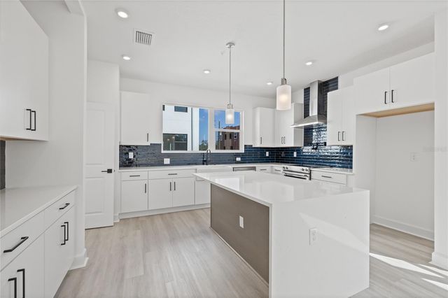 307 15TH STREET N, St Petersburg, FL 33705