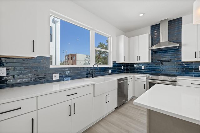 307 15TH STREET N, St Petersburg, FL 33705